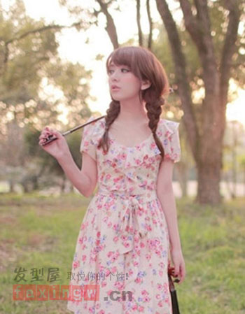 �ɐۚ��|�p�Ӱl�� �o��С���µ���Ů��