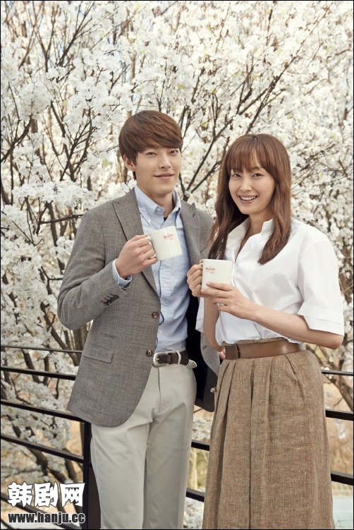 �����-����Ӣ��m�����ďV�棬���������΢Ц�����ڻ�����