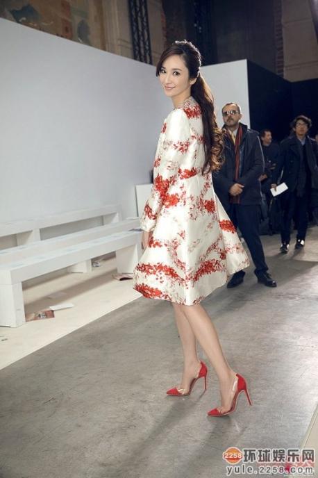 ȫ���t�����n��Ӣ �P�c�ʘ�Ȧ���ȴ����µ�Ů��