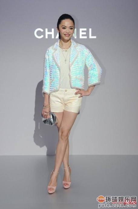 ȫ���t�����n��Ӣ �P�c�ʘ�Ȧ���ȴ����µ�Ů��