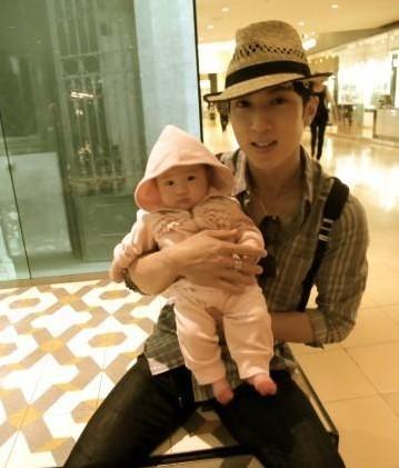 ���˰ְ�����Č��ۣ�С���ȃȡ��{Ƥ����Ҳ�����џo���ˡ����H���ְִ��滥ҧ��ָ���Α�߀�W�ְօ�������˴�֫F���������@�ӎ����ӣ���ķ۽z֪���᣿��֪����ۿ���֮����ԓ���θ����أ�