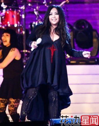 �����÷������wޱ���� �ʘ�Ȧ��Ů��������ƴ